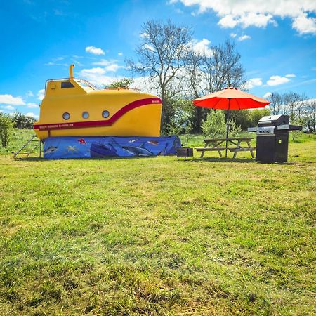 The Yellow Submarine Чеддар Екстер'єр фото