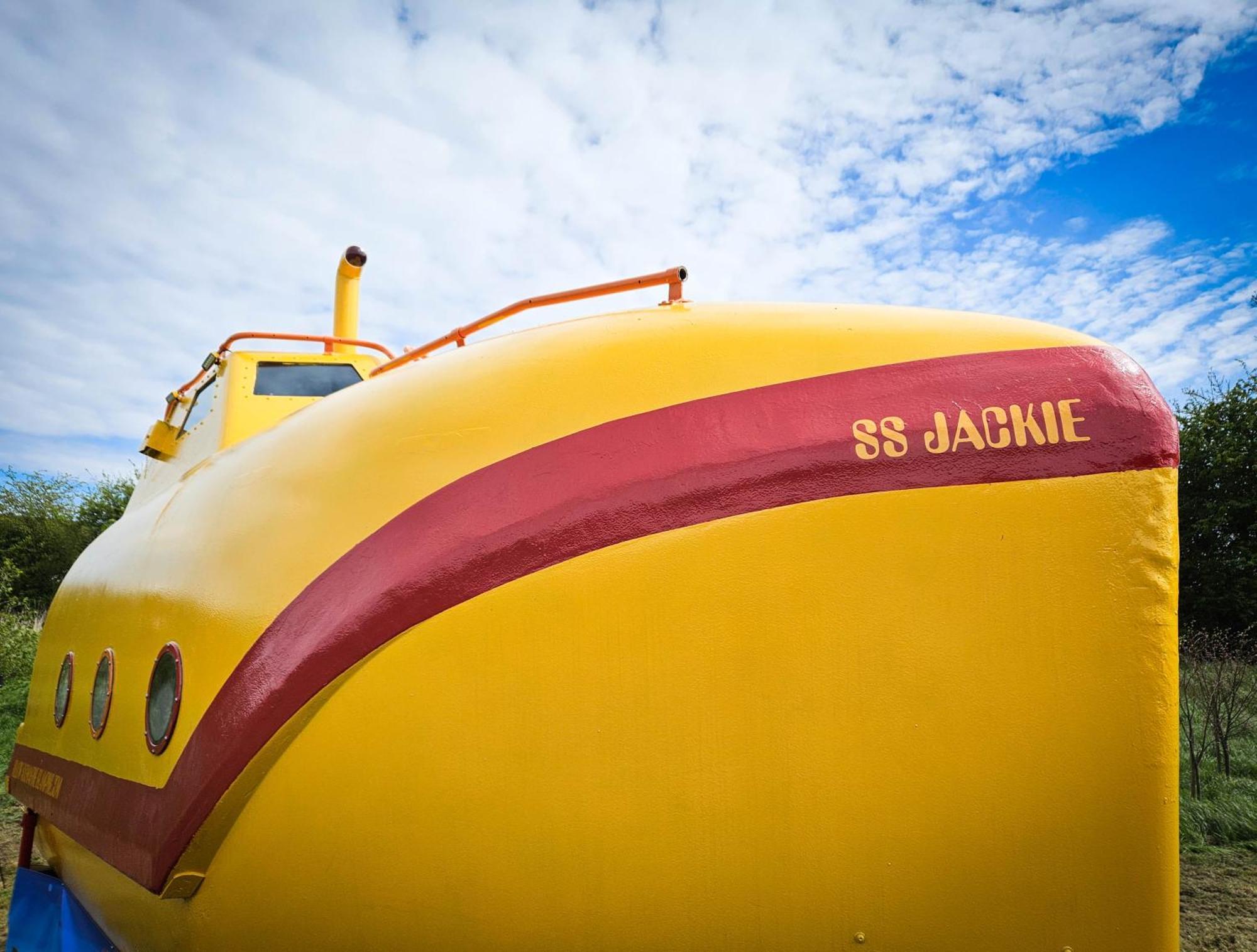 The Yellow Submarine Чеддар Екстер'єр фото