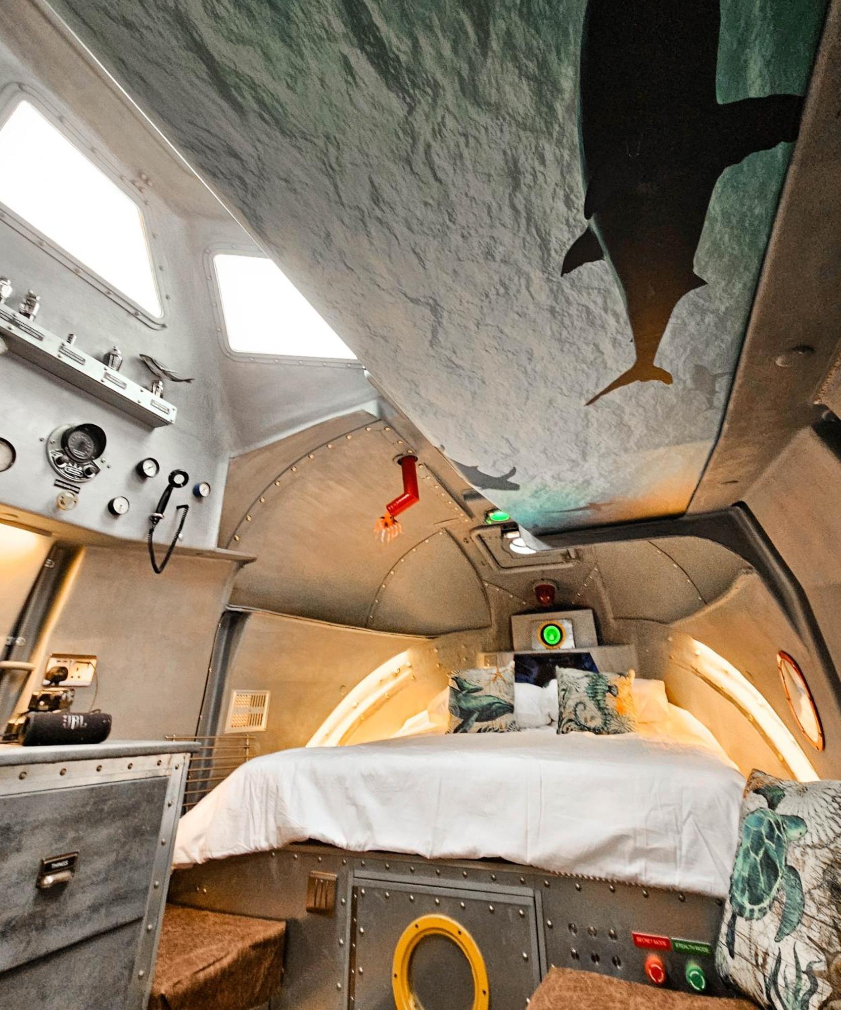 The Yellow Submarine Чеддар Екстер'єр фото